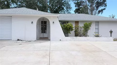 8923 Candlewick Ln, Port Richey, FL 34668