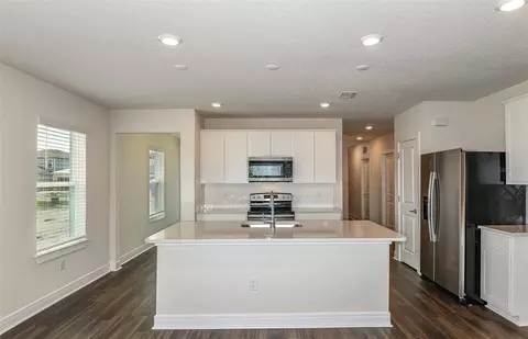 Kitchen - 12229 Tranquil Waters Ter, Parrish, FL 34219 photo 2 of 2