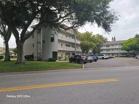 2440 World Parkway Blvd #46, Clearwater, FL 33763