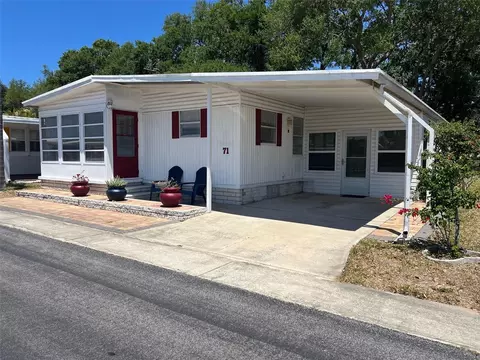 71 Royal Palm Cir, Largo, FL 33778