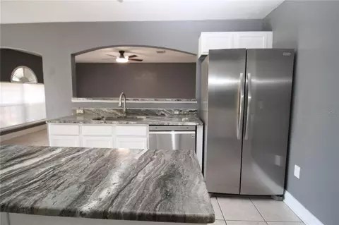 Kitchen - 10410 Opus Dr, Riverview, FL 33579 photo 5 of 5