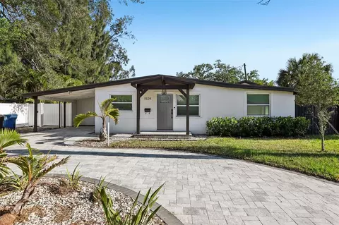 1524 Connecticut Ave NE, Saint Petersburg, FL 33703