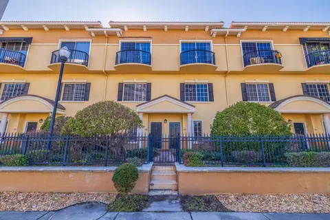 5252 W Kennedy Blvd, Tampa, FL 33609