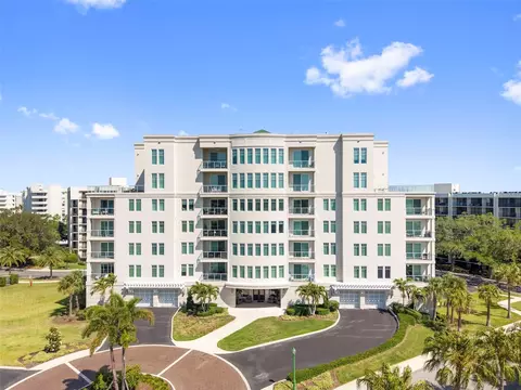 8 Palm Ter #201, Clearwater, FL 33756
