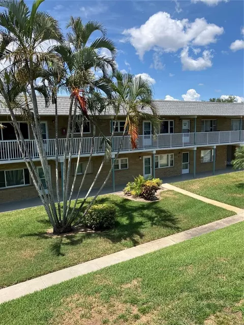 5247 81st St N #18, Saint Petersburg, FL 33709