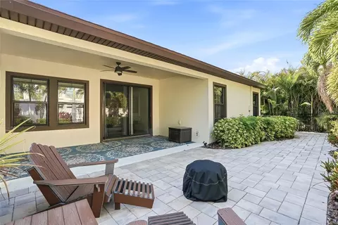 Exterior - 6318 Springline Pl, Apollo Beach, FL 33572 photo 7 of 8