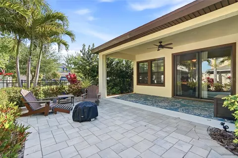 Exterior - 6318 Springline Pl, Apollo Beach, FL 33572 photo 6 of 8