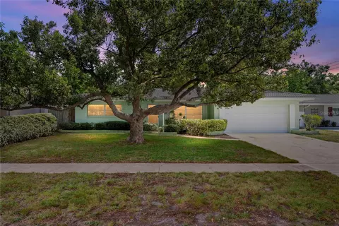 1413 Embassy Dr, Clearwater, FL 33764
