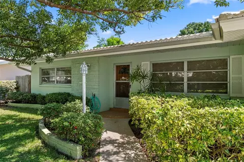 1413 Embassy Dr, Clearwater, FL 33764