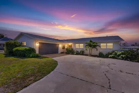 8450 Flagstone Dr, Tampa, FL 33615