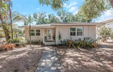 2525 53rd St S, Gulfport, FL 33707