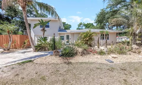 2525 53rd St S, Gulfport, FL 33707