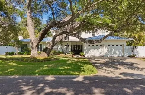 3301 Maple St NE, Saint Petersburg, FL 33704