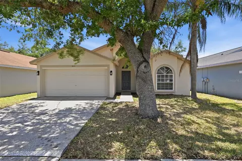 1653 Portsmouth Lake Dr, Brandon, FL 33511
