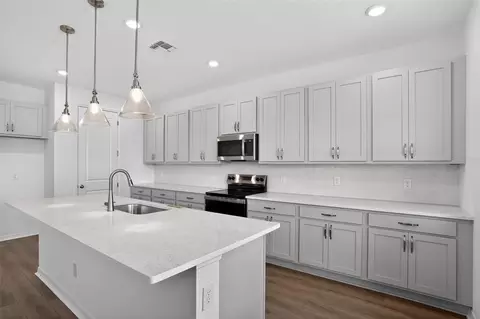 Kitchen - 5788 Haystack Dr, Saint Cloud, FL 34771 photo 4 of 6