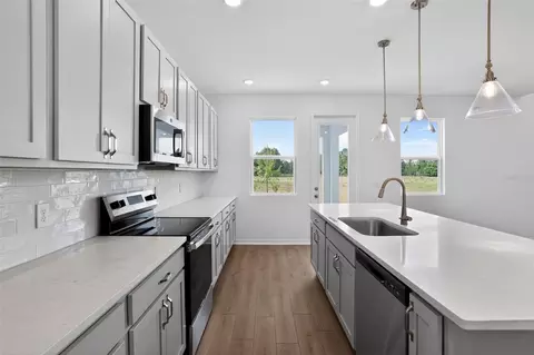 Kitchen - 5788 Haystack Dr, Saint Cloud, FL 34771 photo 5 of 6