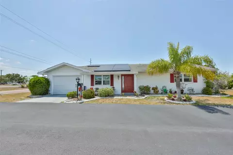 700 Rutgers Pl, Sun City Center, FL 33573