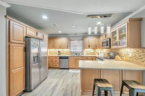 717 Carolina Ave, Tarpon Springs, FL 34689