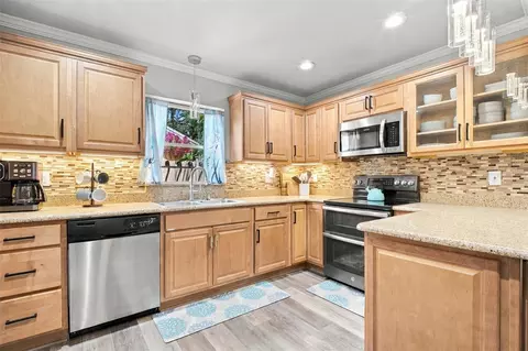 717 Carolina Ave, Tarpon Springs, FL 34689