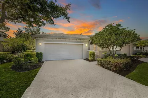 2410 Kensington Greens Dr #5, Sun City Center, FL 33573