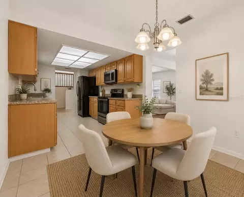 Dining - 2620 Giant Pl, Seffner, FL 33584 photo 5 of 7