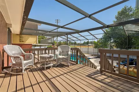 Exterior - 2620 Giant Pl, Seffner, FL 33584 photo 9 of 10