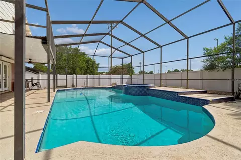 Exterior - 2620 Giant Pl, Seffner, FL 33584 photo 4 of 10