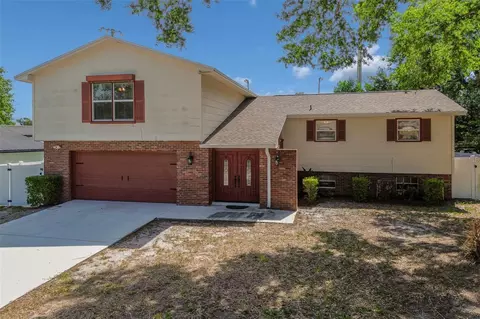Exterior - 2620 Giant Pl, Seffner, FL 33584 photo 3 of 10