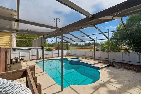 Exterior - 2620 Giant Pl, Seffner, FL 33584 photo 10 of 10