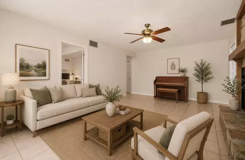 Living - 2620 Giant Pl, Seffner, FL 33584 photo 15 of 15
