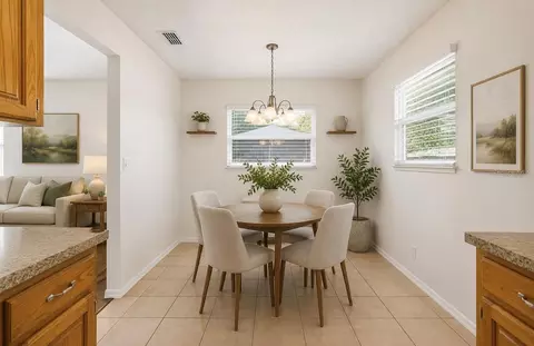 Dining - 2620 Giant Pl, Seffner, FL 33584 photo 7 of 7