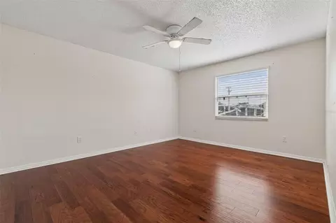 Bedroom - 2620 Giant Pl, Seffner, FL 33584 photo 4 of 8