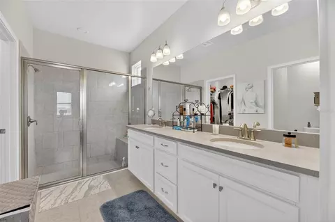 Bath - 11633 Cambium Crown Dr, Riverview, FL 33569 photo 2 of 2
