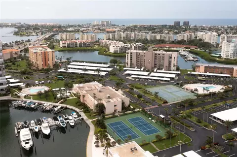 7910 Sun Island Dr S #302, South Pasadena, FL 33707