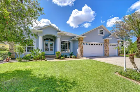 2228 Valrico Forest Dr, Valrico, FL 33594