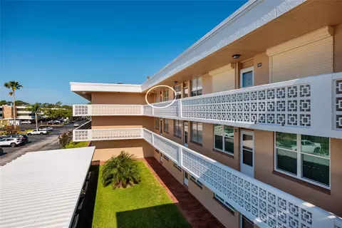 4915 Bay St NE #331, Saint Petersburg, FL 33703