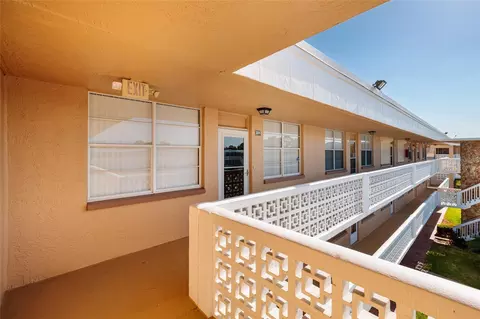 4915 Bay St NE #331, Saint Petersburg, FL 33703