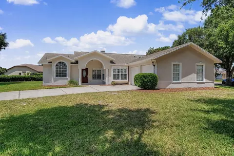 6208 Huntington Dr, Zephyrhills, FL 33542