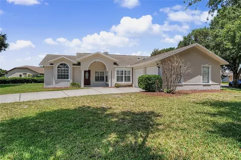 6208 Huntington Dr, Zephyrhills, FL 33542