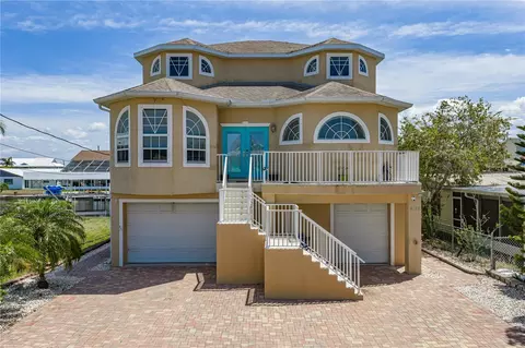 Exterior - 4178 Des Prez Ct, Hernando Beach, FL 34607 photo 2 of 11