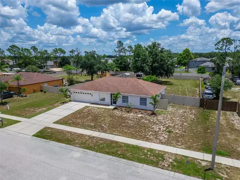 View/Area - 12124 Colonial Estates Ln, Riverview, FL 33579 photo 2 of 21