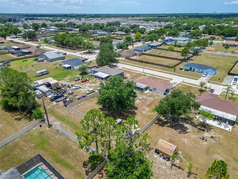 View/Area - 12124 Colonial Estates Ln, Riverview, FL 33579 photo 13 of 21