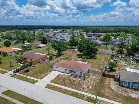 View/Area - 12124 Colonial Estates Ln, Riverview, FL 33579 photo 6 of 21