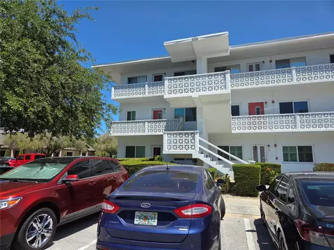 11225 82nd Ave #309, Seminole, FL 33772