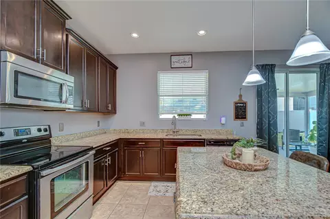 Kitchen - 10923 Pond Pine Dr, Riverview, FL 33569 photo 3 of 4