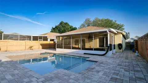 Exterior - 10510 Egret Haven Ln, Riverview, FL 33578 photo 5 of 13