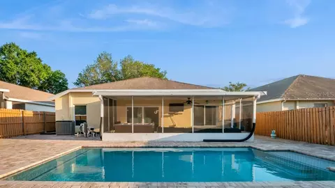 Exterior - 10510 Egret Haven Ln, Riverview, FL 33578 photo 6 of 13