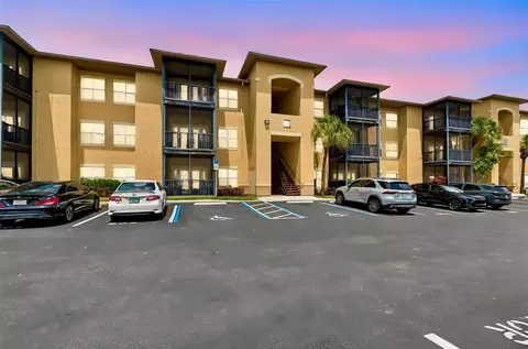4304 Bayside Village Dr #204, Tampa, FL 33615