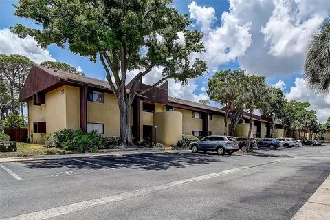 860 S Village Dr N #106, Saint Petersburg, FL 33716