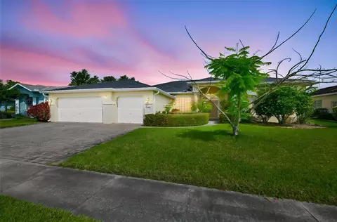 3822 Cardenal Ave, Sun City Center, FL 33573